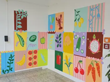 Wandbemalung aus dem Projekt „Freies Malen“ im Kosthaus am Campus CJD Christophorusschule Elze – Gymnasium